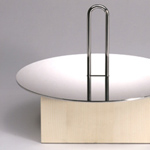 <p><strong><a href=pierre-charpin.html class=link-lightbox>Pierre Charpin</a></strong><br />Oggetti Lenti</p><p><strong>SCATOLA 7</strong><br />Box in natural wood  and stainless steel.<br />d. 33 x h. 28 cm.</p><p>Limited edition of 20  signed and numbered pieces.</p>